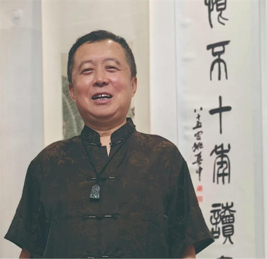 一纸烟云传神韵——董秀平先生的笔墨人生