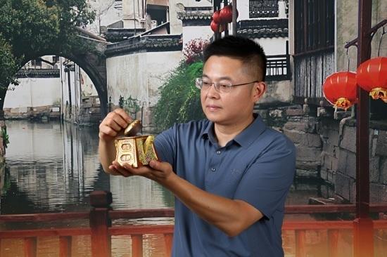 沈孝俊的紫砂艺术：泥土火焰铸就时光之美