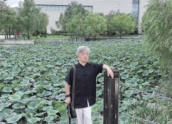 荷之韵”——洗尽纤尘独爱莲 解读王墨石写意莲花梦