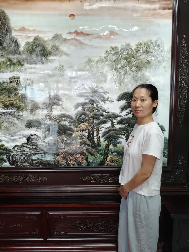 陶瓷雕刻艺术家于满菊——以刀传情 以瓷载道