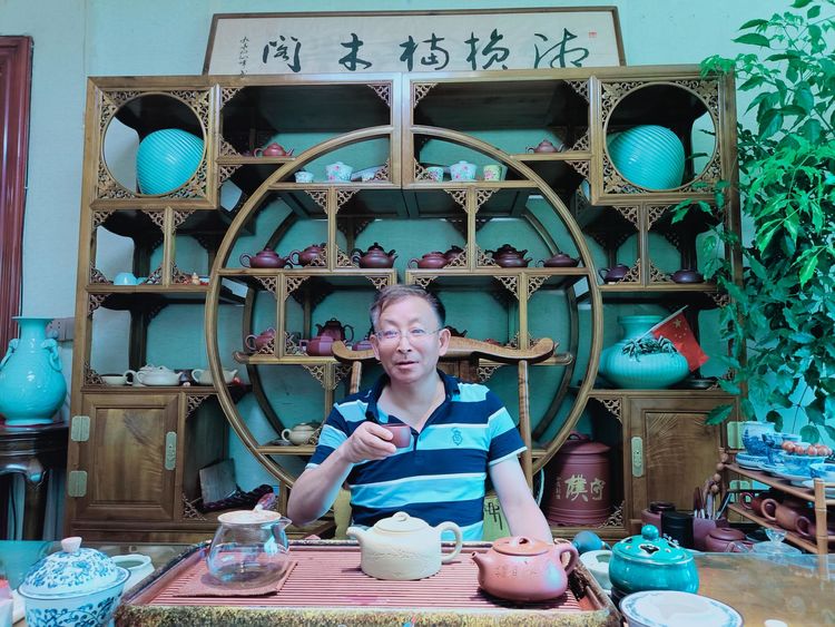 著名诗人赵俊贴近生活、赏心悦目的艺术视角