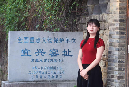 泥与火的千年对话——紫砂壶艺术家陈未红