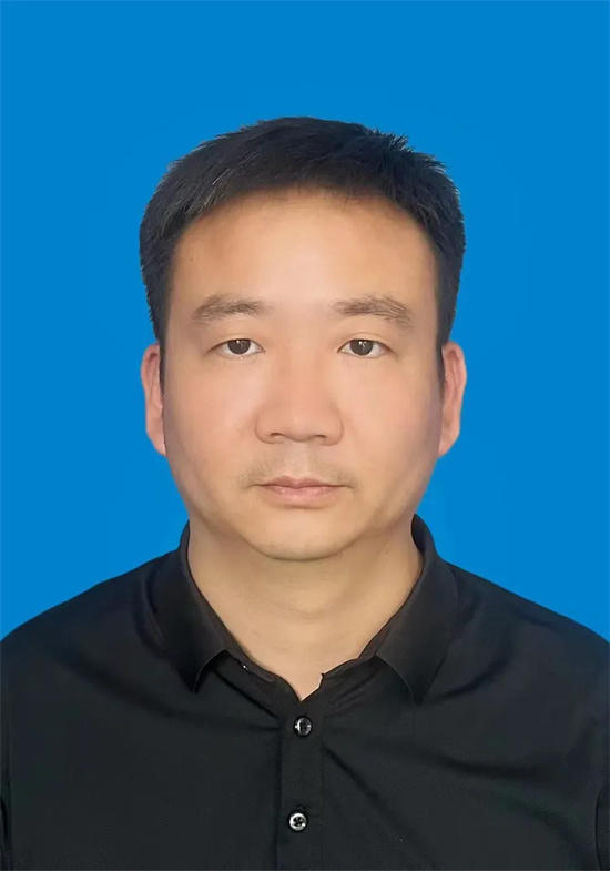 实力派陶瓷艺术家张斌洋——人物陶瓷艺术作品鉴赏