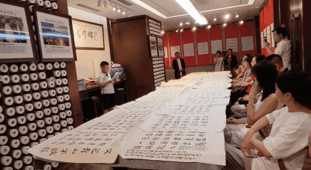 穆治钢书法讲座暨张萌学书法30天汇报展圆满成功