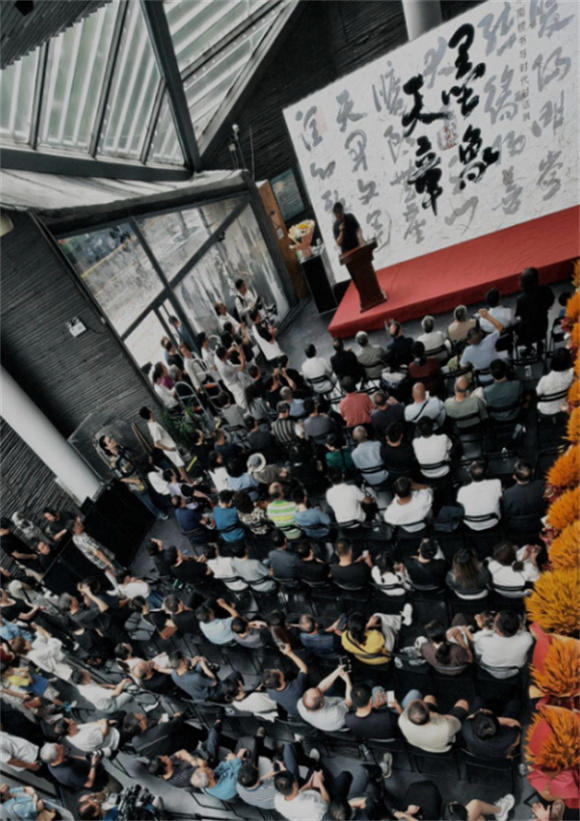 “墨象天章”木南榜书展启幕 贾平凹点评：木南书法作品透着大气豪迈的气息