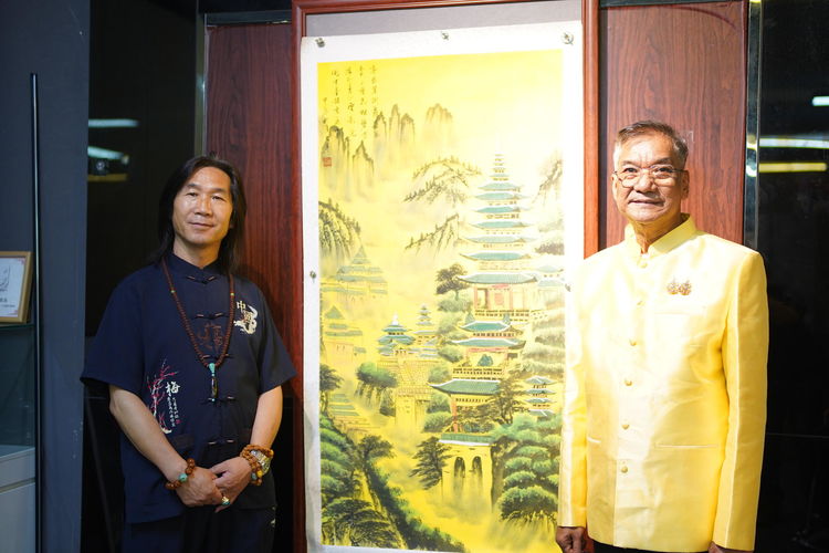 画家李元年老师应邀参加中泰建交50周年高级别经贸合作交流晚宴