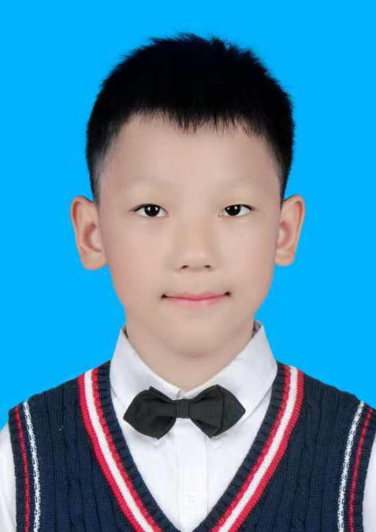 少年舞墨长安醉，承载千年经典魂—— 叶枫弟子冯毅羴书法作品赏析