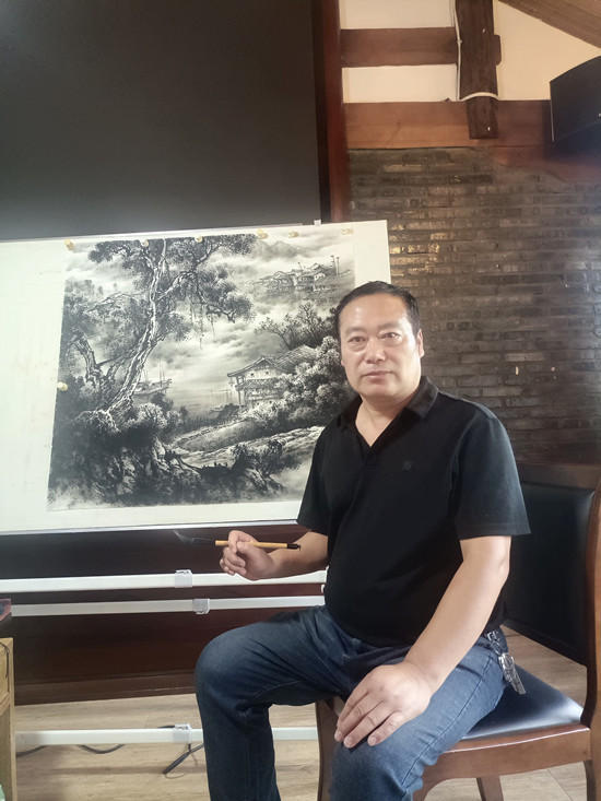 笔尖下的光影 ——画家荣立明写生记实