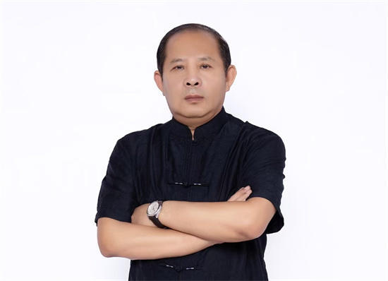 鉴古赏今 辨真伪于毫厘；鉴宝识物 定价值于千里//鉴定专家孙海滨