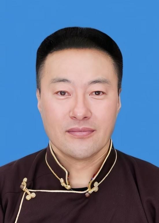 泽绒邓朱：匠心传承唐卡艺术的非遗传承人