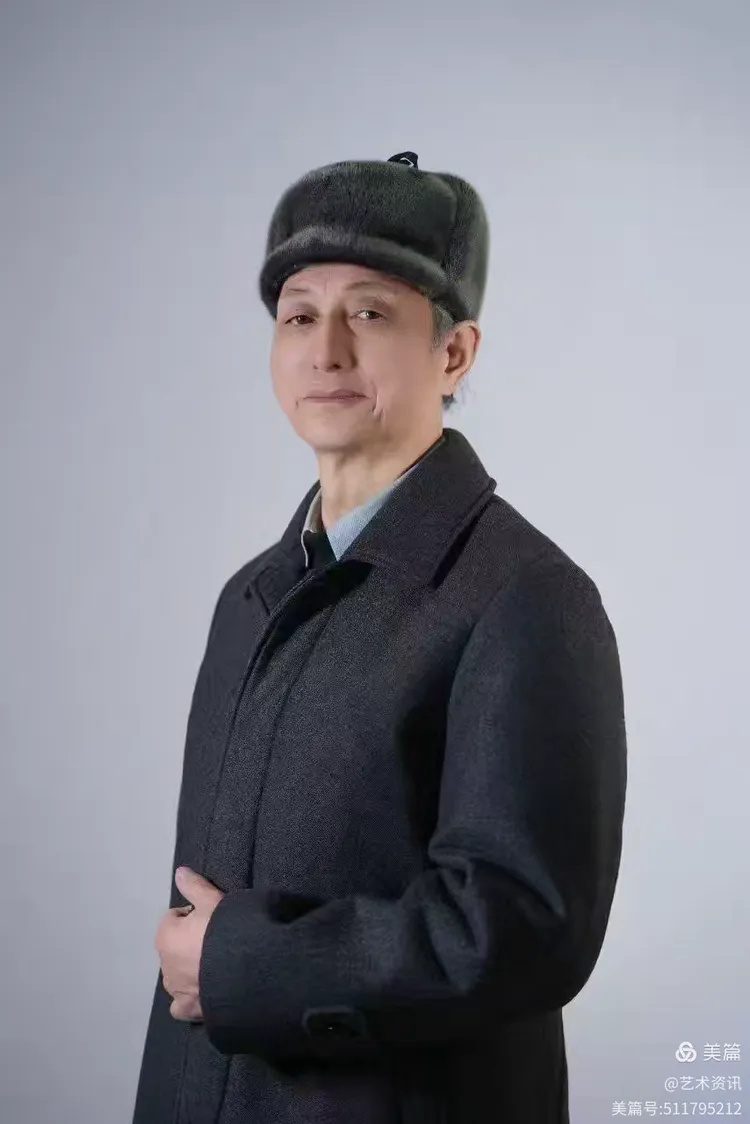 著名艺术家王铁中