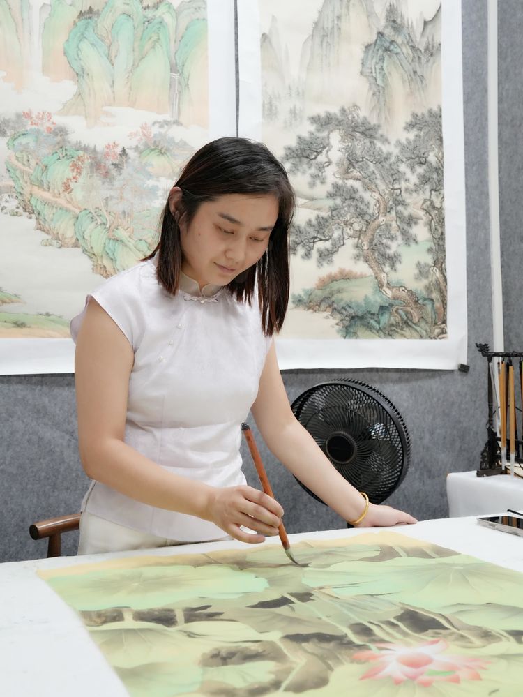 何花——荣宝斋签约画家笔墨里的灵动花鸟