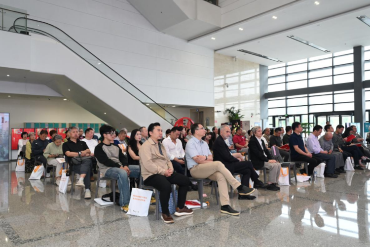 庆祝中意建交55周年－意大利当代艺术展在常州美术馆开幕