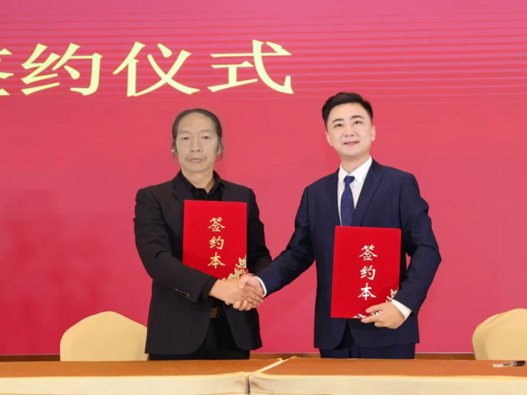 中国银联签约周小波推出品牌艺术金国画艺术与金融属性实现跨界融合