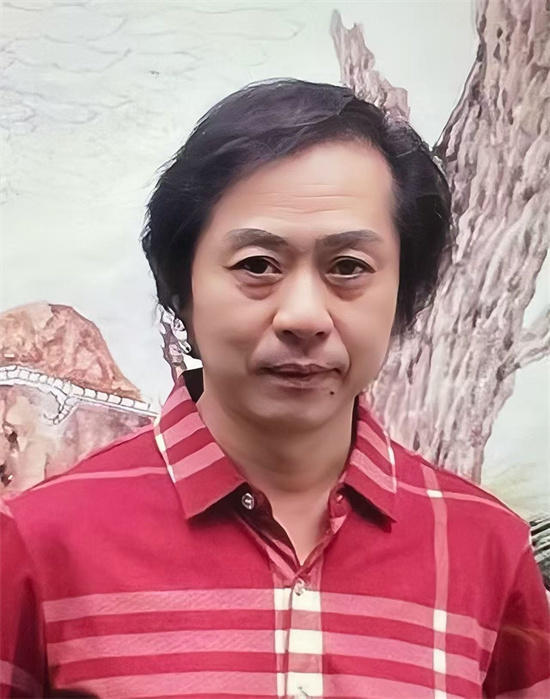 温亚平《一帆风顺》：泼彩山水的意境之美与市场价值的双向奔赴