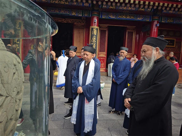 永州市道教协会会长陈天宝参加爱国主义教育和中国化经验交流活动