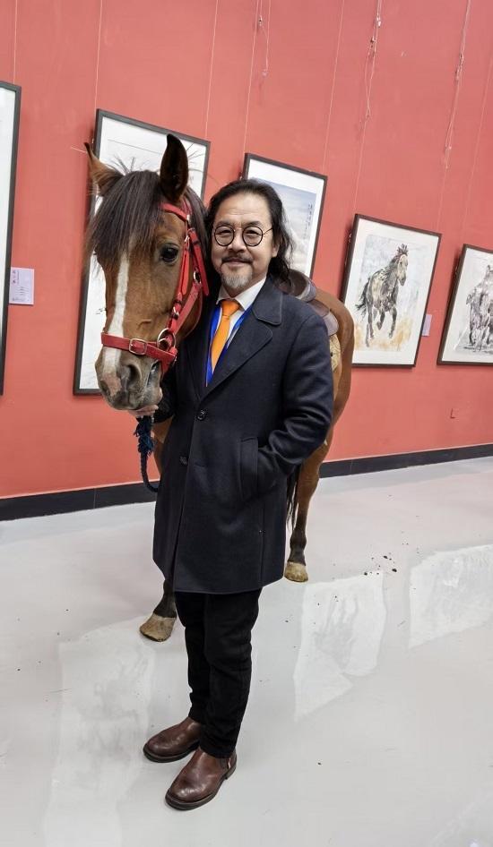 张敬教授应邀参加全国马展并参与马年邮票设计