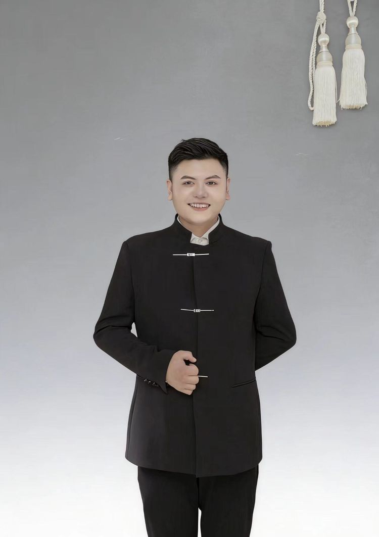 行走中外的文化传播者——毛震宇