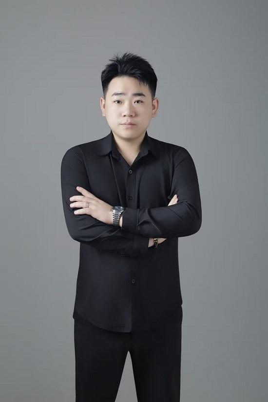 文化使者杨嘉豪：以艺术为桥.以公益为帆